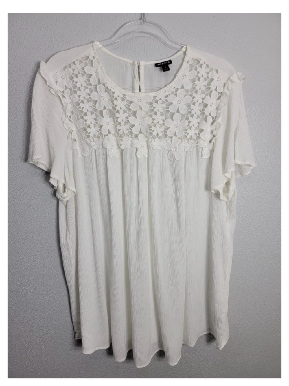 Torrid Women 1X Blouse White Crochet Lace Yoke Boho Rayon Gauze Flutter Sleeve
